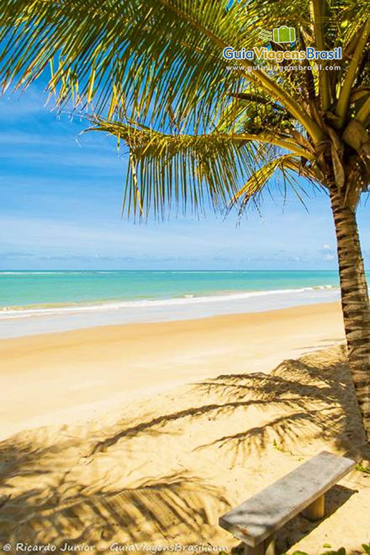 Imagem da bela Praia do Rio da Barra em Trancoso.