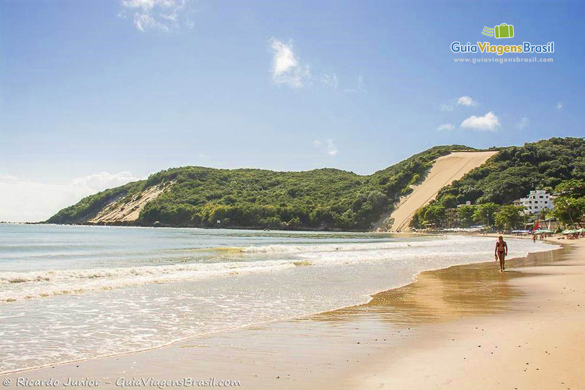 Imagem da bela Praia de Ponta Negra, e sua maravilhosa dunas.