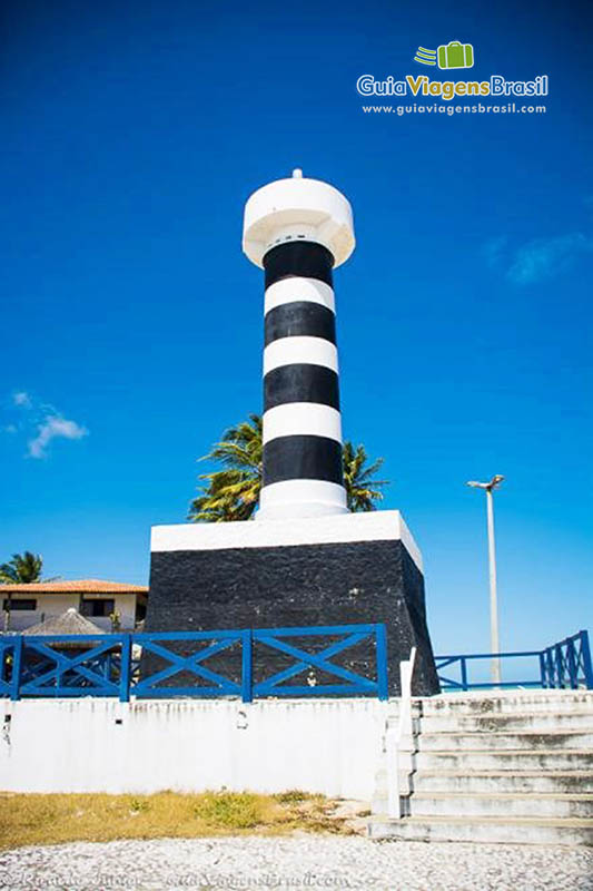 Imagem de monumento, linda paisagem em Pontal do Coruripe, Alagoas, Brasil.