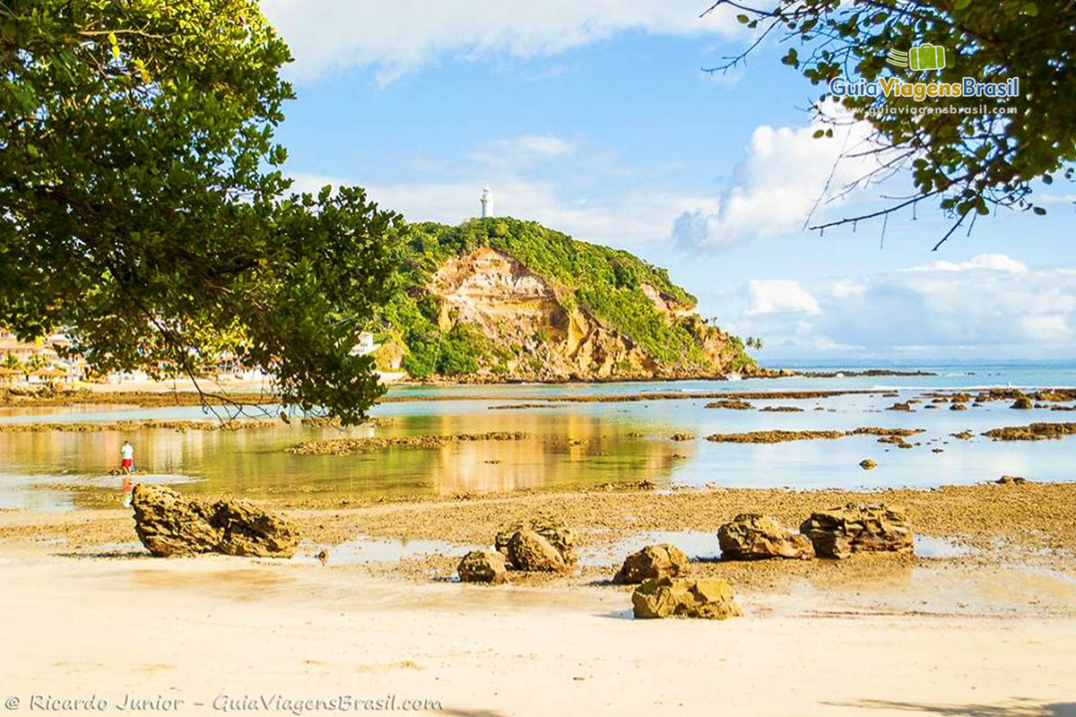 Imagem da linda paisagem da Segunda Praia.