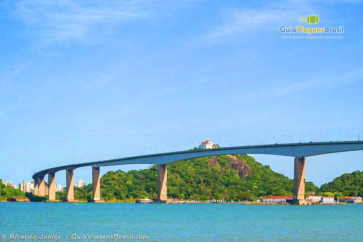 Imagem da belas Terceira Ponte de Vitória.