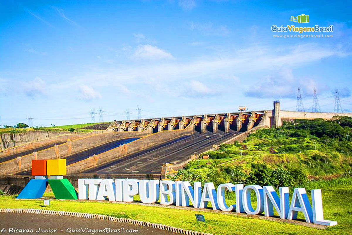 Imagem na chegada na Usina de Itaipu, em Foz do Iguaçu.