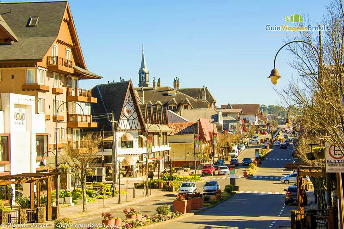 Imagem arquitetura alemã no centro de Gramado.