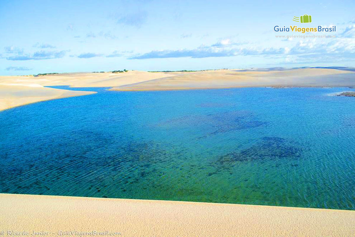 Imagem das águas maravilhosas do Circuito Lagoa Azul.