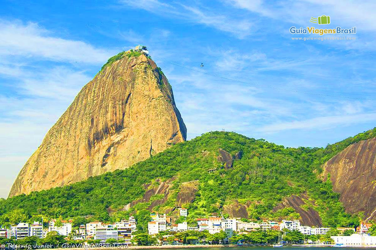 Imagem do lindo Morro da Urca.