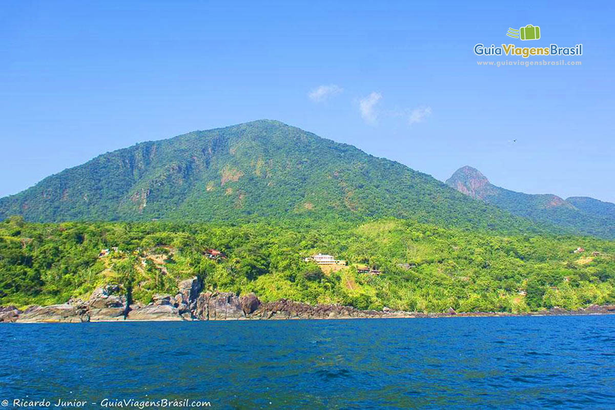 Imagem de lindo morros em Ilhabela.