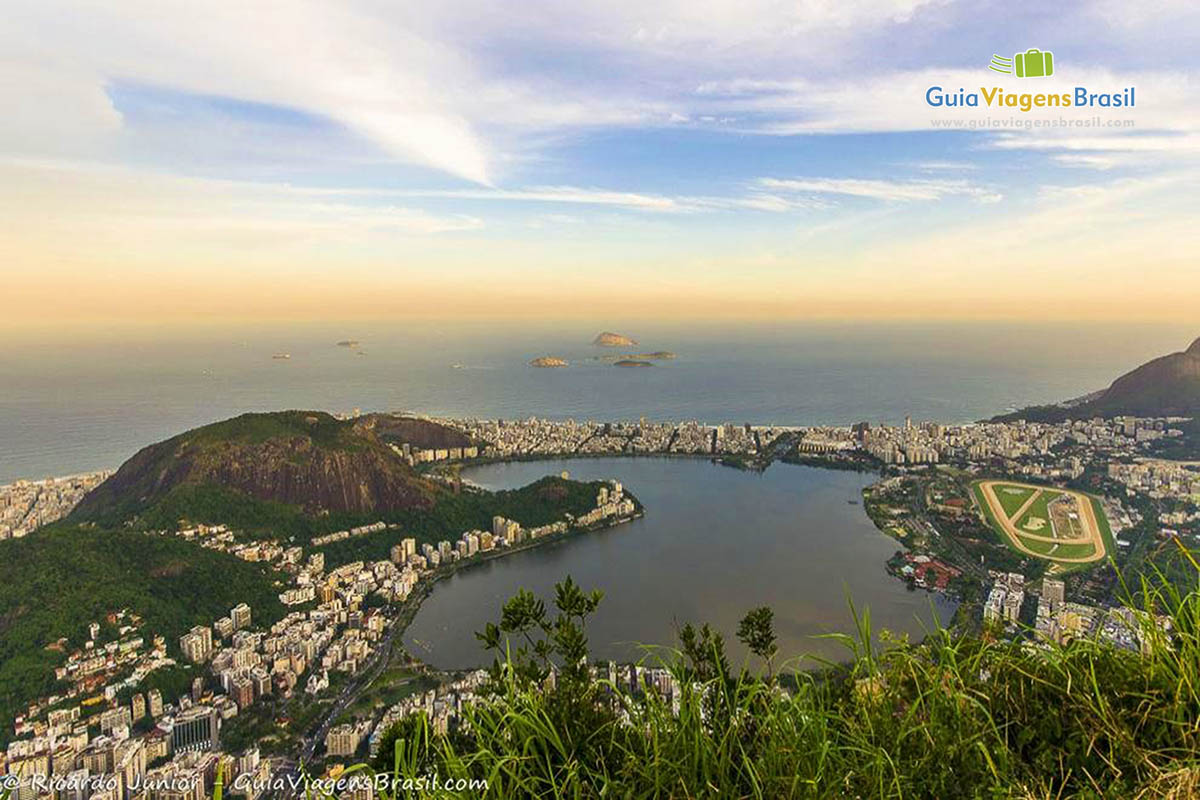 Imagem da Lagoa vista do Cristo Redentor.