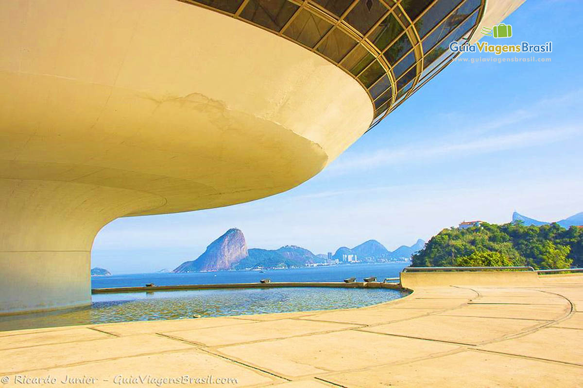 Imagem do Museu que foi construído no Mirante de Boa Viagem em Niterói.