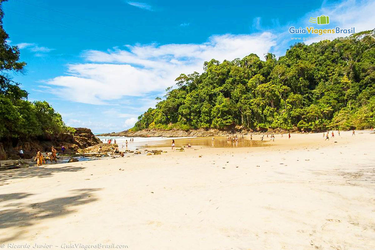 Imagem da linda Praia da Ribeira em Itacaré.