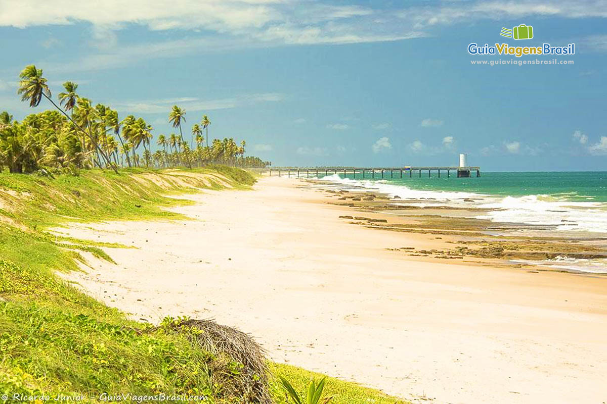 Imagem de lindíssima Praia de Arembepe.