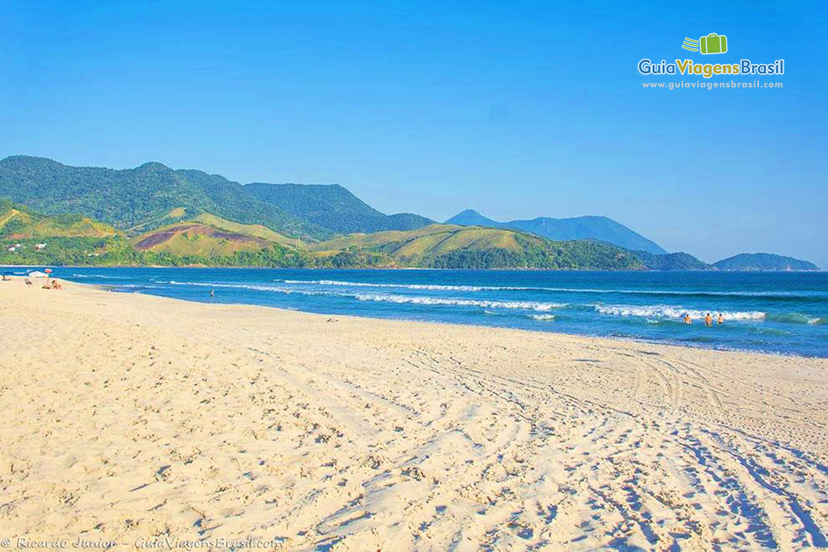 Imagem de badalada Praia Maresias, em São Sebastião.