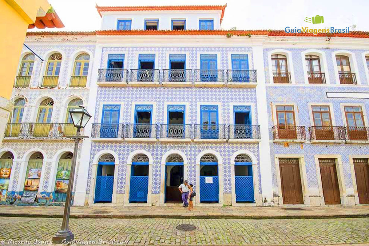 Imagem de grandes e lindos casarões do Centro Histórico de São Luís.