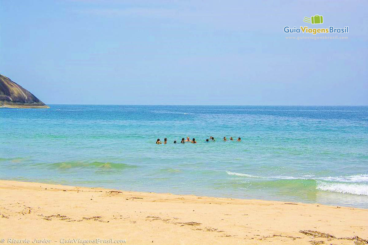 Imagem o lado do mar mais calmo da Praia.