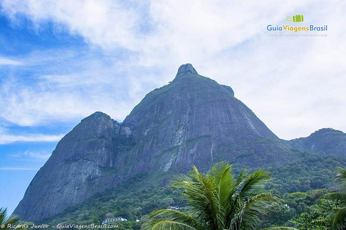 Imagem do Morro Maria Bonita em São Conrado.