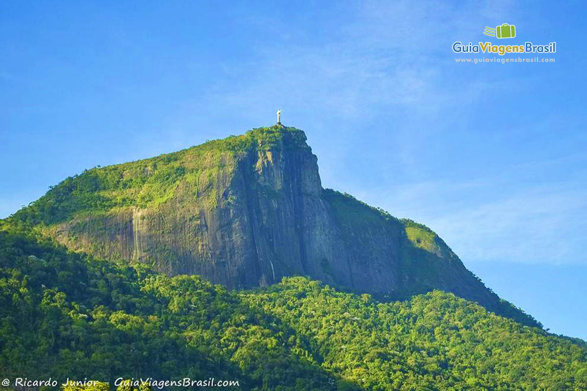 Imagem dos morros que avistamos do Cristo Redentor.