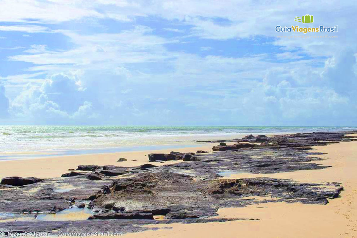 Imagem das pedras nas dunas  de Santo Amaro.