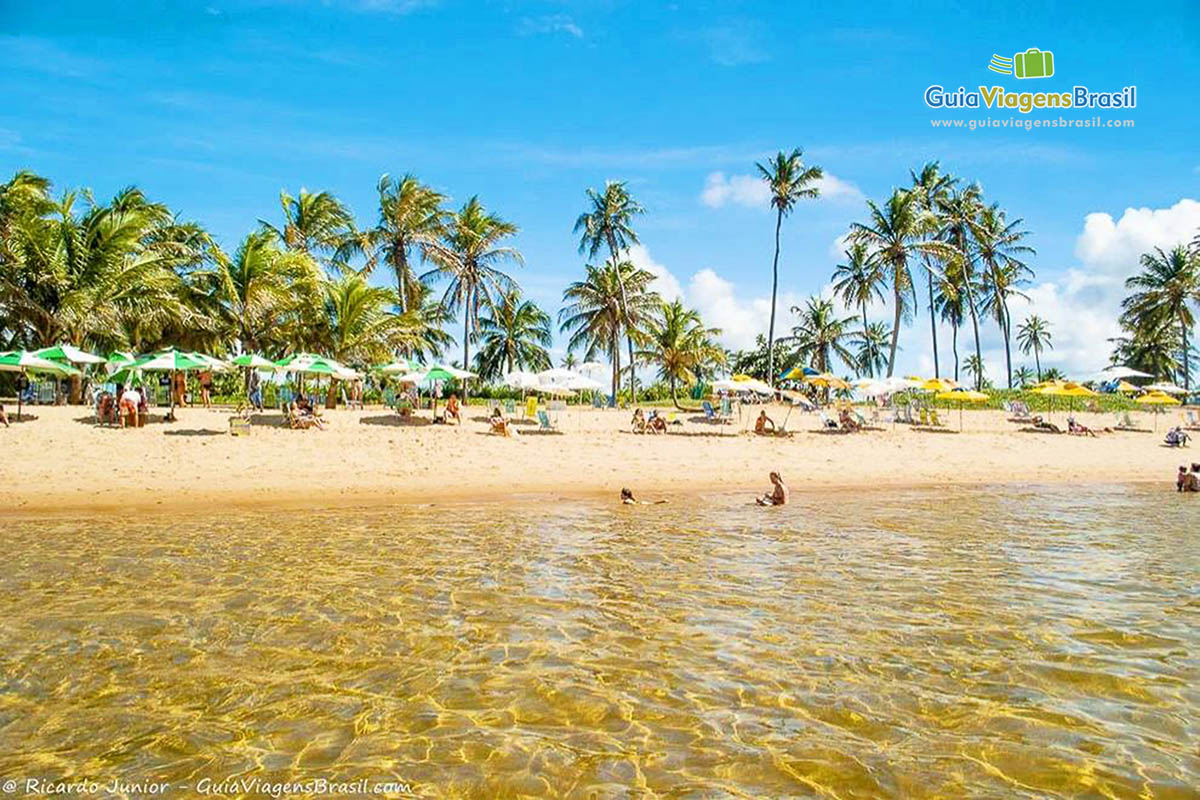 Imagem da linda piscina natural Papa-Gente.