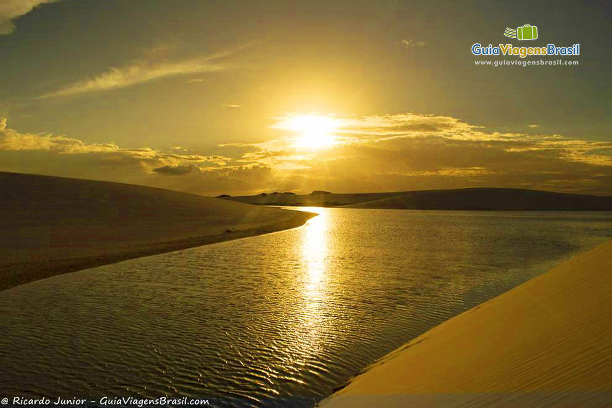 Imagem do maravilhoso por do sol do Circuito Lagoa Azul.