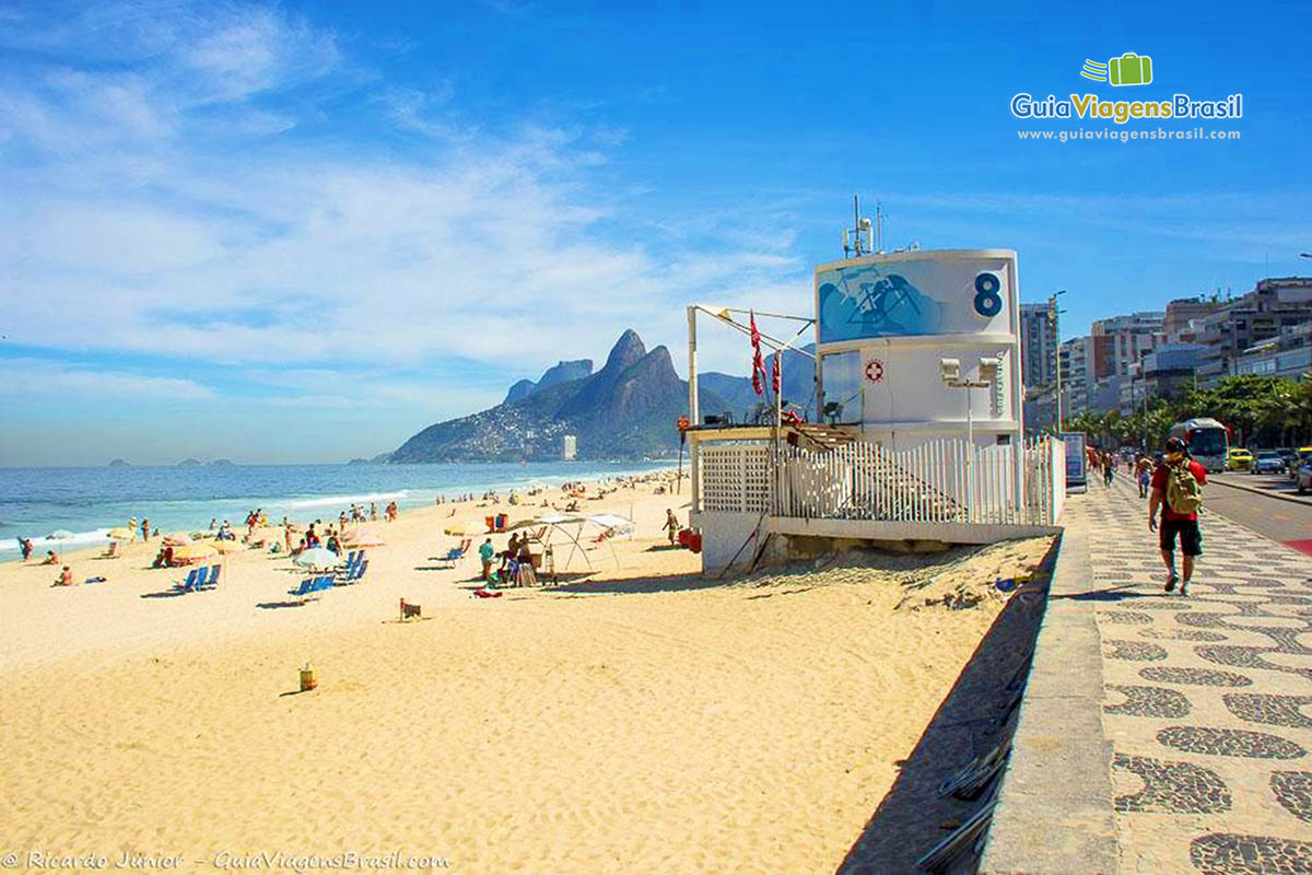 Imagem do posto salva vidas na Praia de Ipanema.