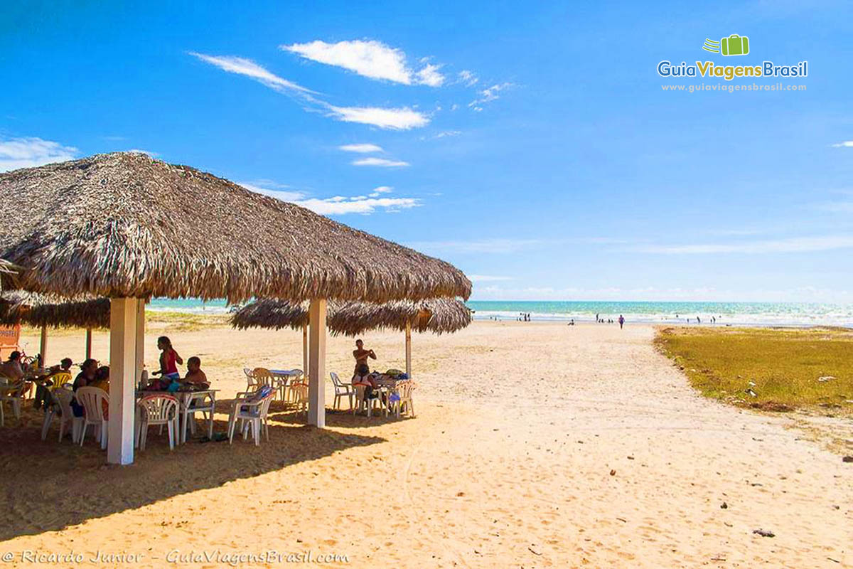 Imagem de quiosque na Praia Atalaia em Luis Correia.