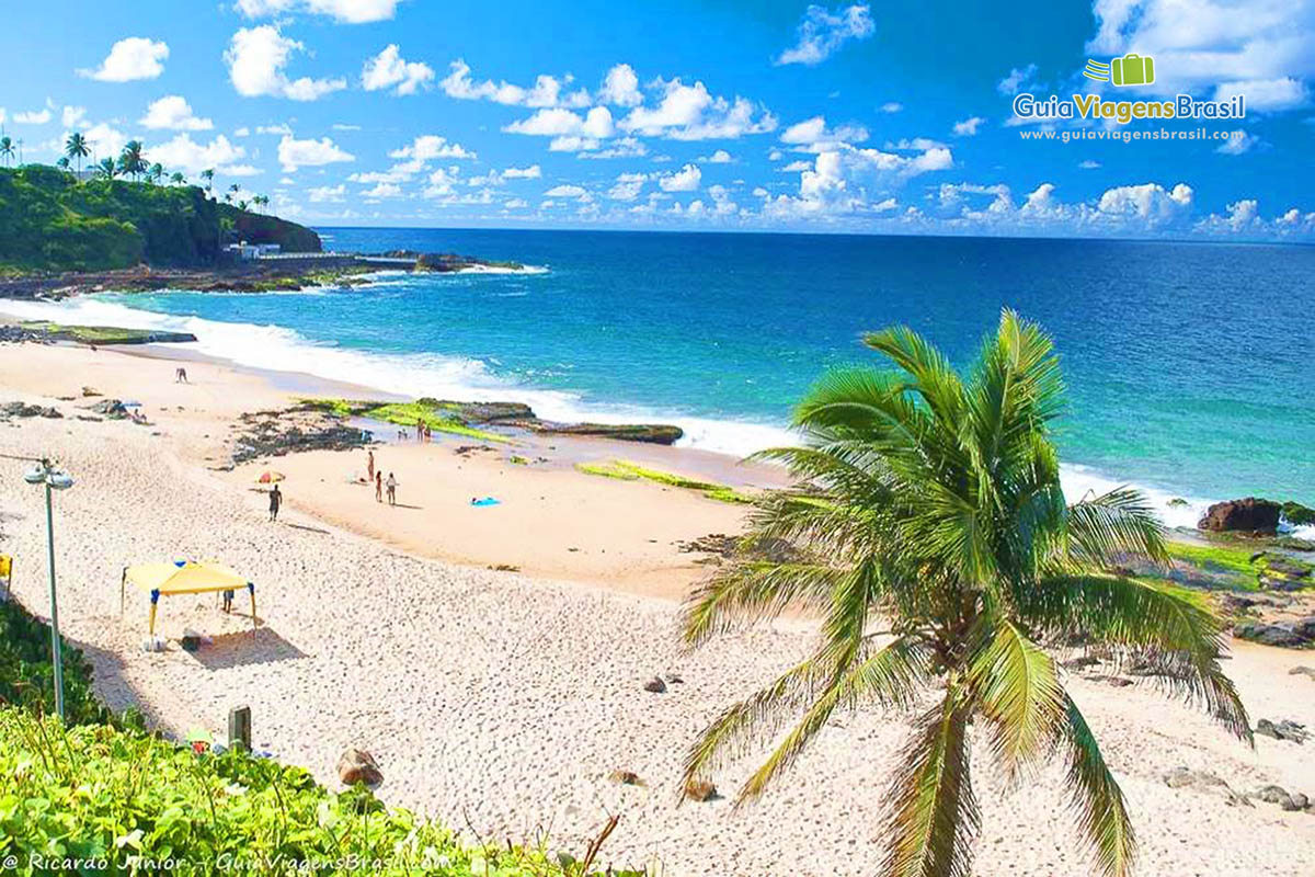 Imagem das belezas da Praia Buracão.