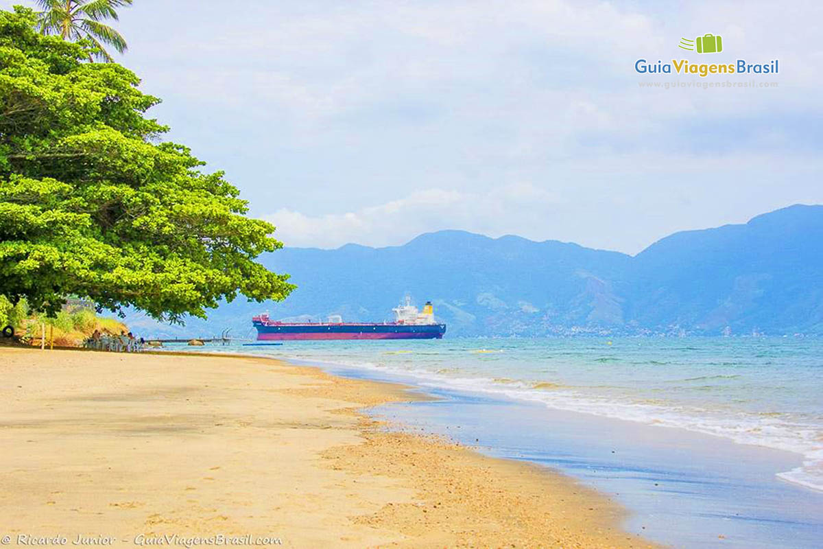 Imagem da charmosa Praia da Armação.