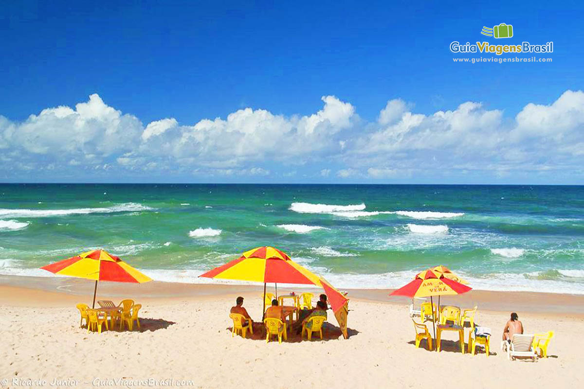 Imagem de um dia maravilhoso de sol na Praia Flamengo.