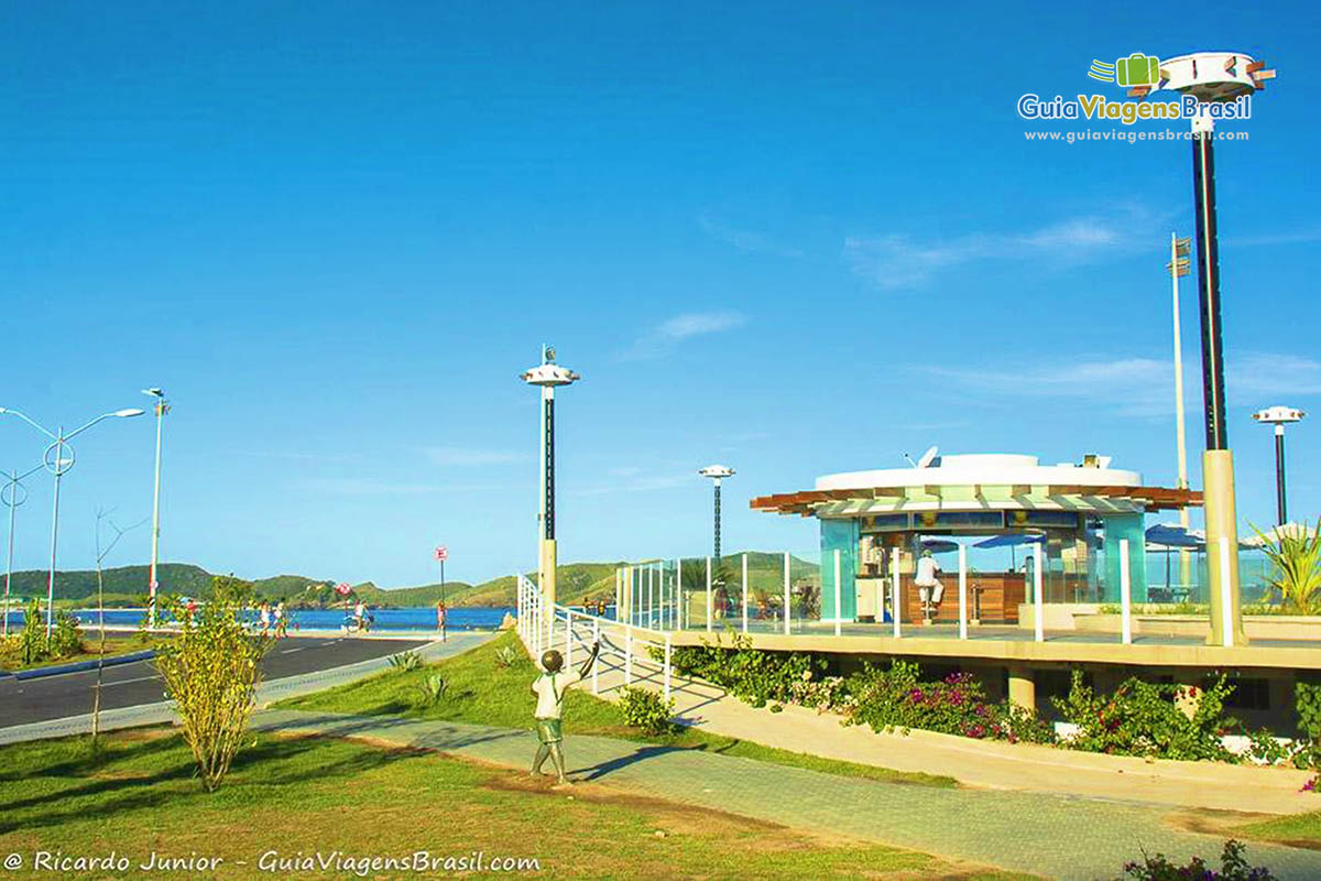 Já viram a vista destes quiosques em Cabo Frio? 