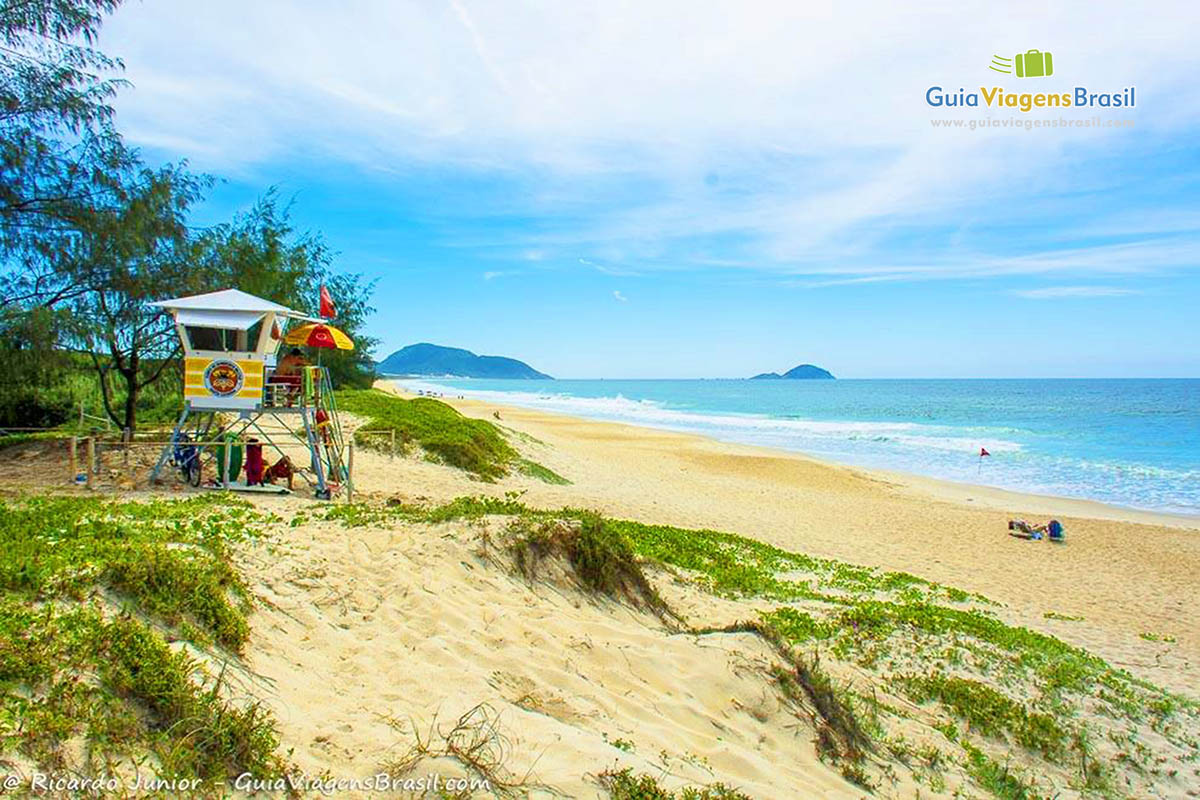 Imagem do posto de salva vidas na Praia Moçambique.