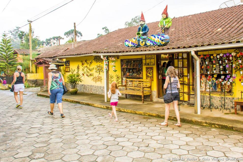 Loja de artesanato no lado mineiro da Vila de Maringá 